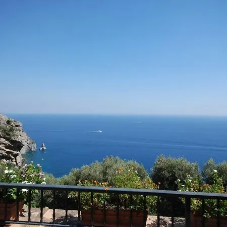 Sleeps 10 Pool Air Con Wifi * Vico Equense