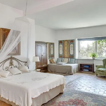 Sleeps 10 Pool Air Con Wifi Vila